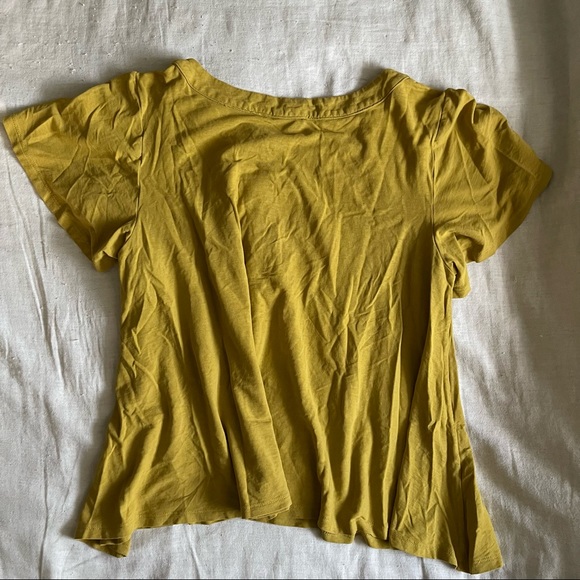 Comme Toi Ruffled Button Top - Picture 3 of 4